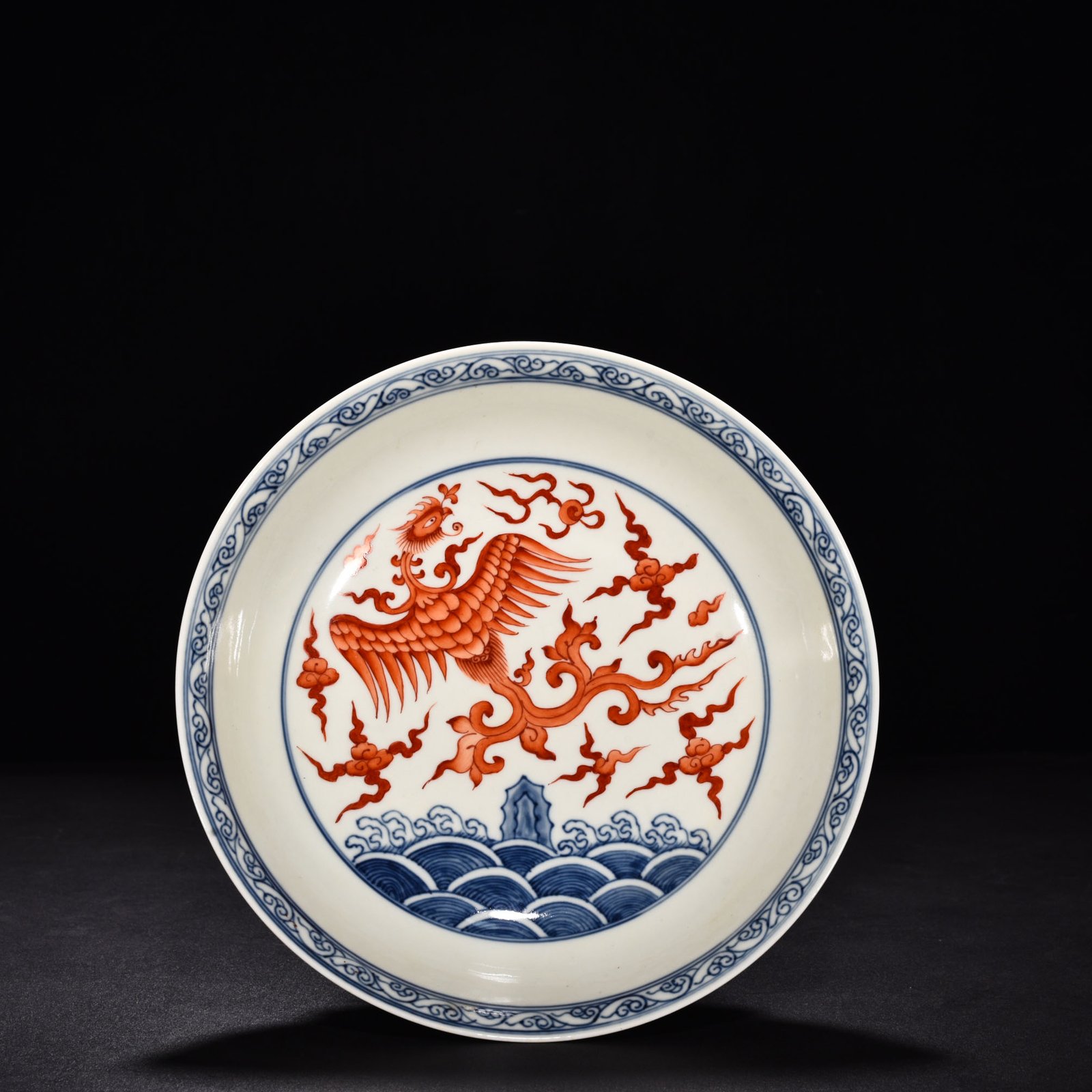 Ming Dynasty Chenghua blue and white alum red phoenix plate