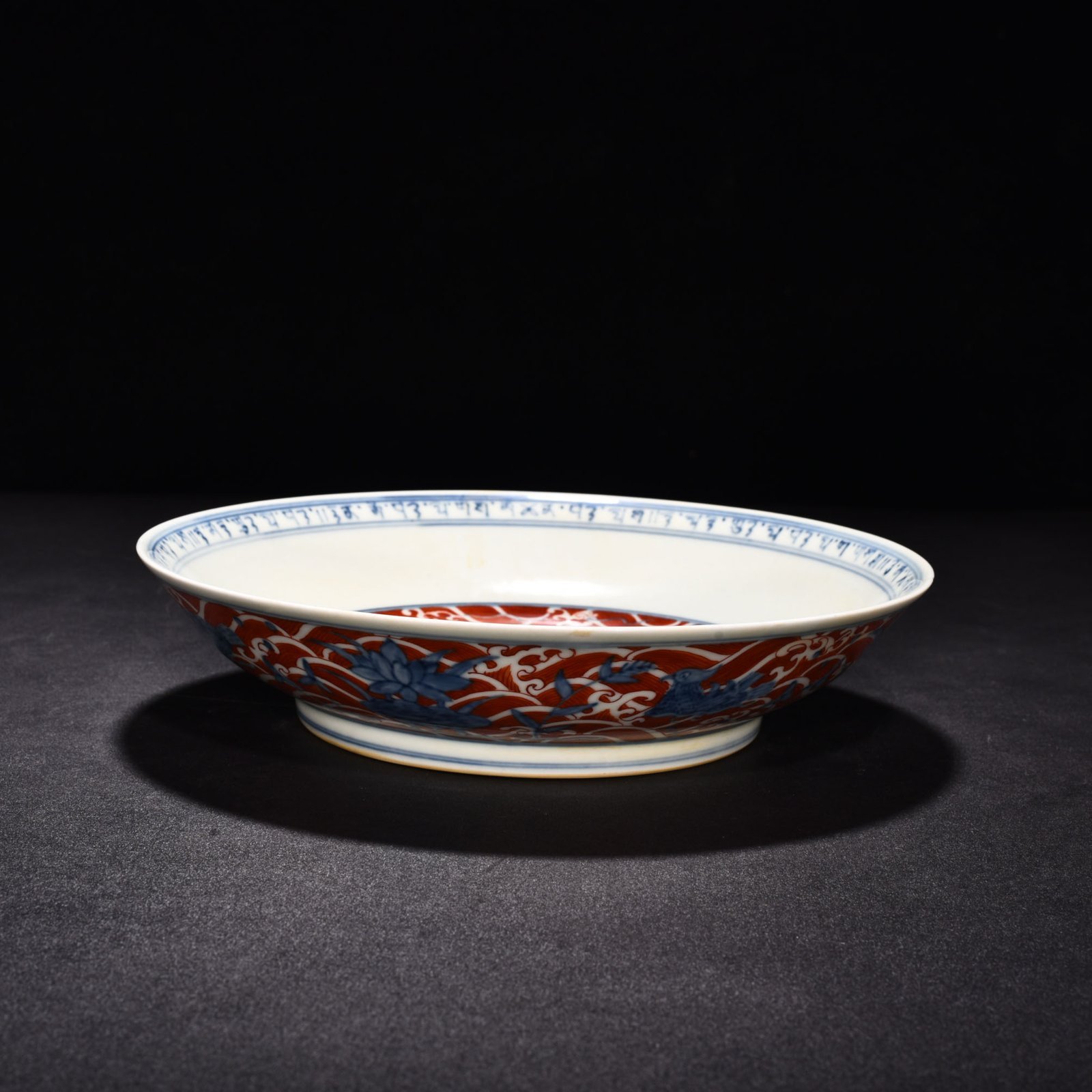 Ming Dynasty Chenghua blue and white alum red lotus pond mandarin duck Sanskrit plate