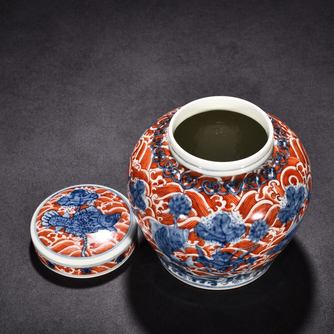 Ming Dynasty Chenghua blue and white alum red fish and algae covered jar