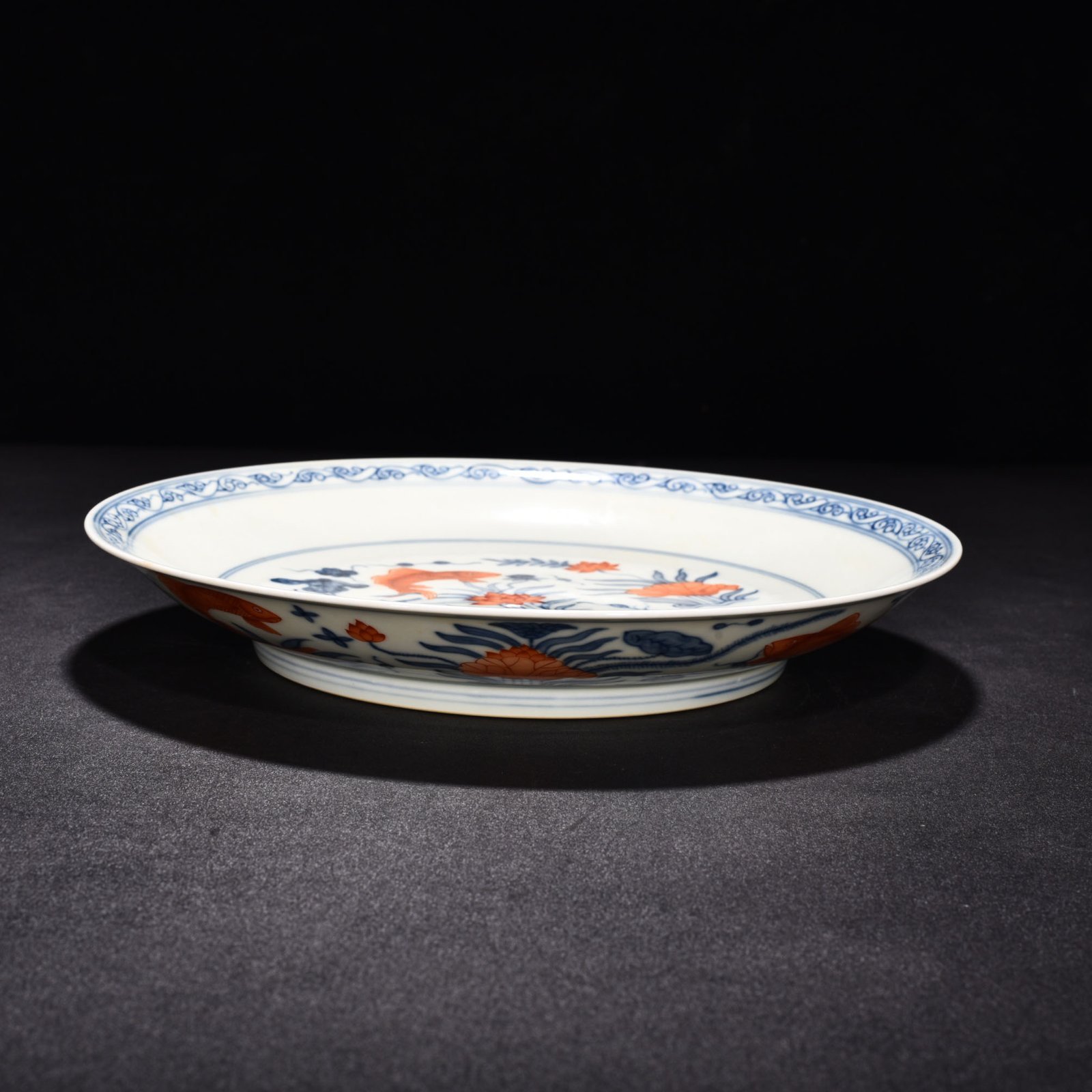 Ming Dynasty Chenghua blue and white alum red fish and algae plate