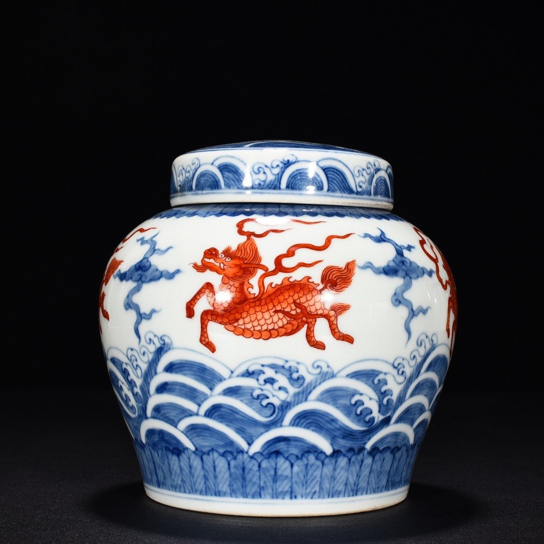 Ming Dynasty Chenghua blue and white alum red unicorn lid jar