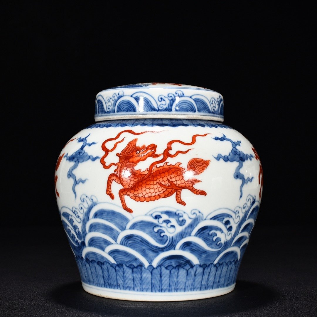 Ming Dynasty Chenghua blue and white alum red unicorn lid jar