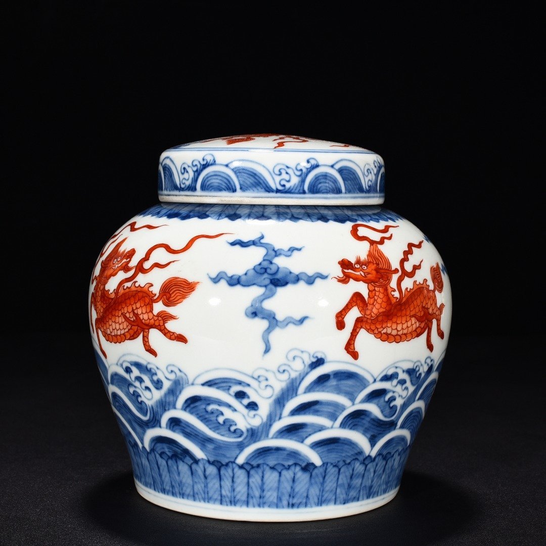 Ming Dynasty Chenghua blue and white alum red unicorn lid jar