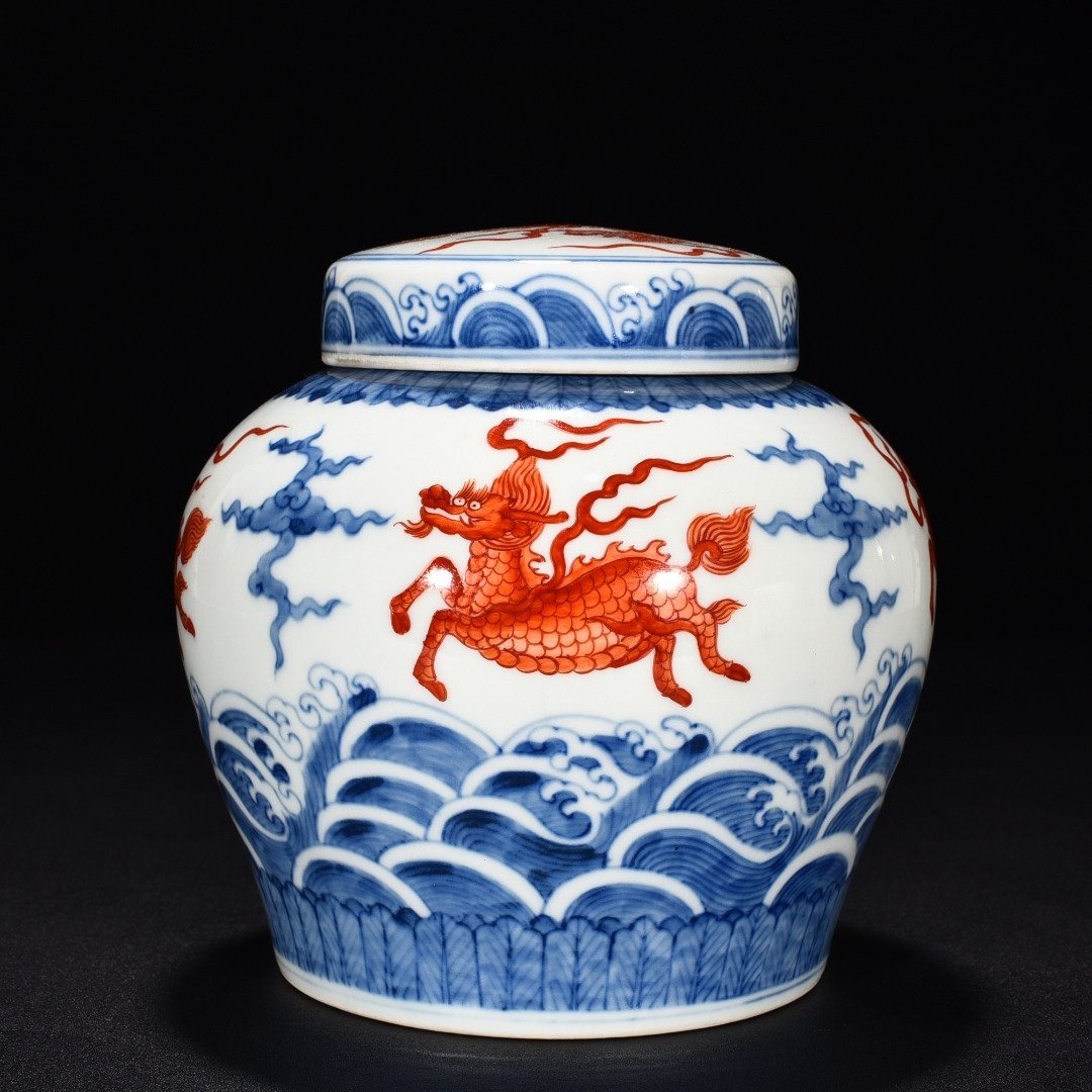 Ming Dynasty Chenghua blue and white alum red unicorn lid jar