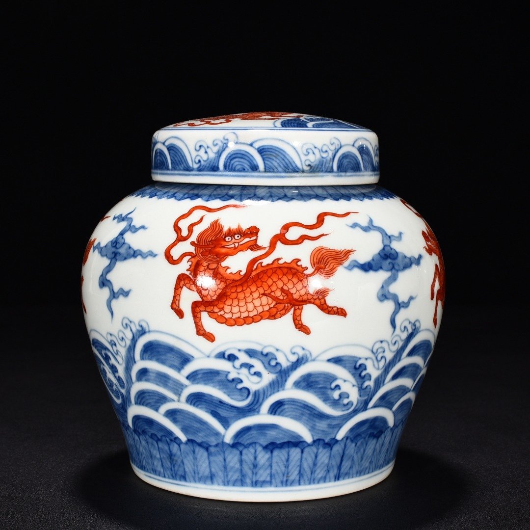 Ming Dynasty Chenghua blue and white alum red unicorn lid jar