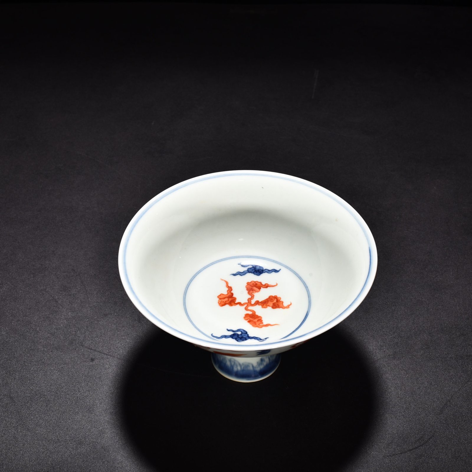 Ming Dynasty Chenghua blue and white alum red unicorn tall bowl