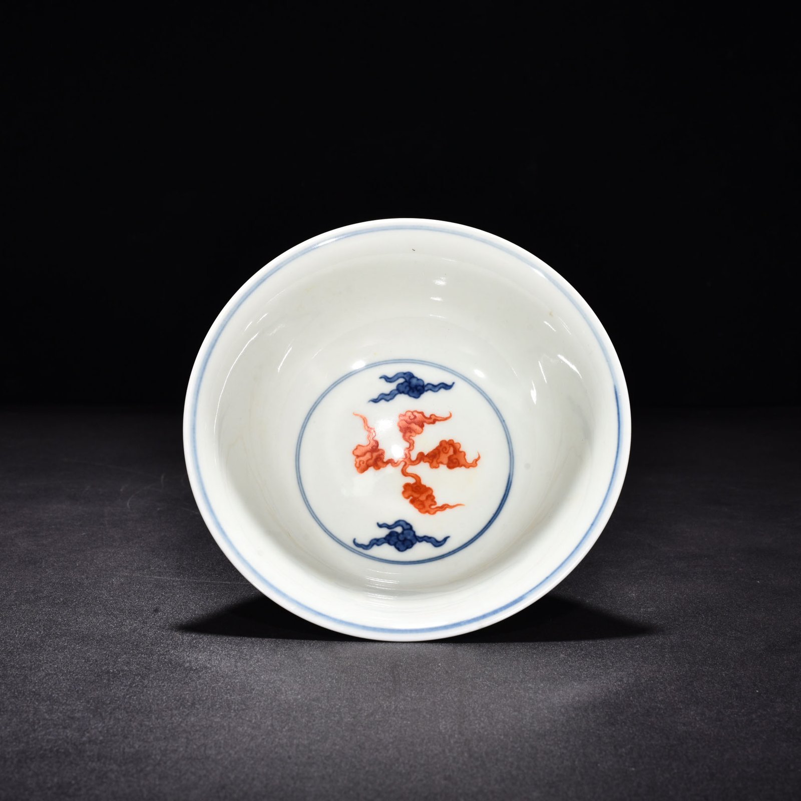 Ming Dynasty Chenghua blue and white alum red unicorn tall bowl