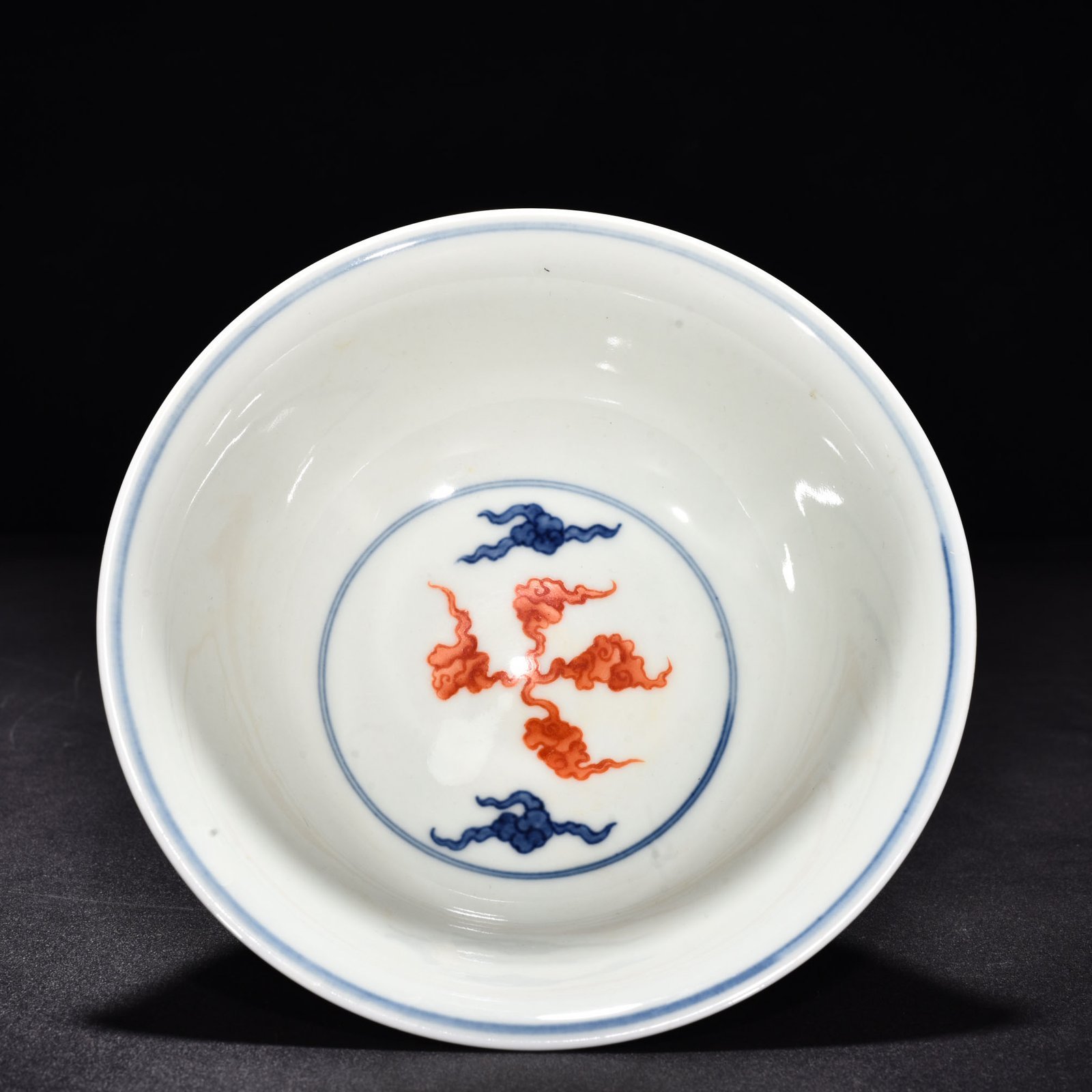 Ming Dynasty Chenghua blue and white alum red unicorn tall bowl