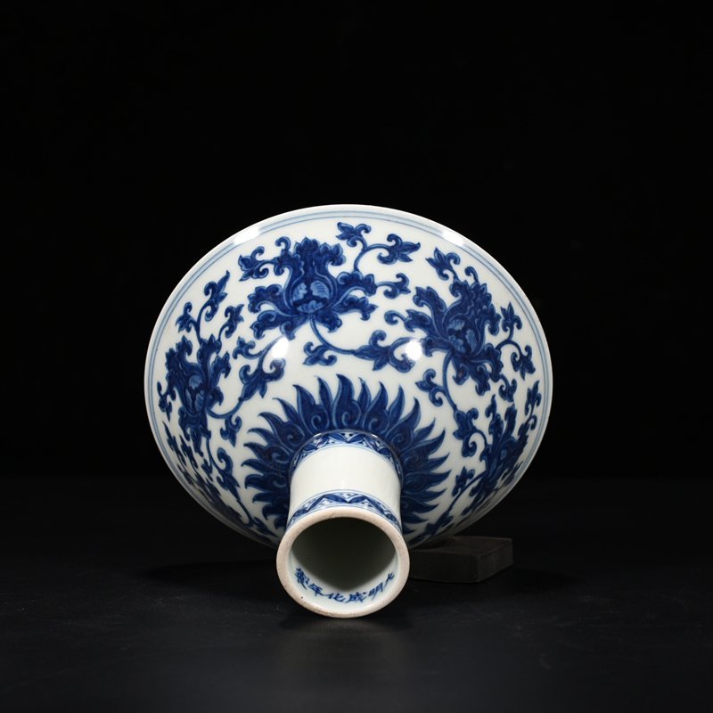 Ming Dynasty Chenghua blue and white tall bowl