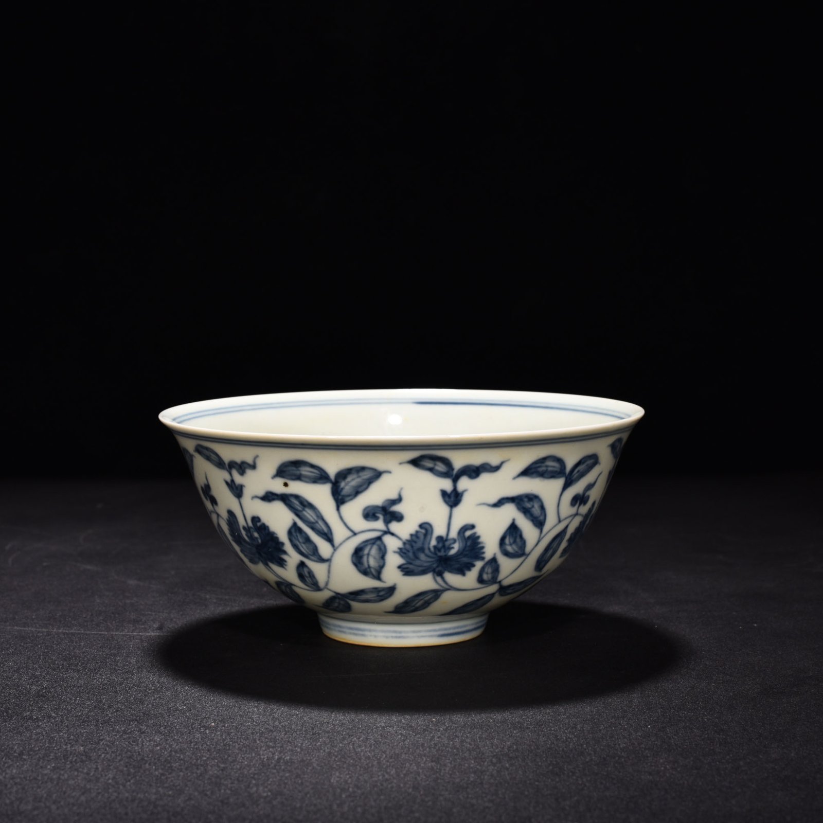 Ming Dynasty Chenghua blue and white palace-style bowl with florals