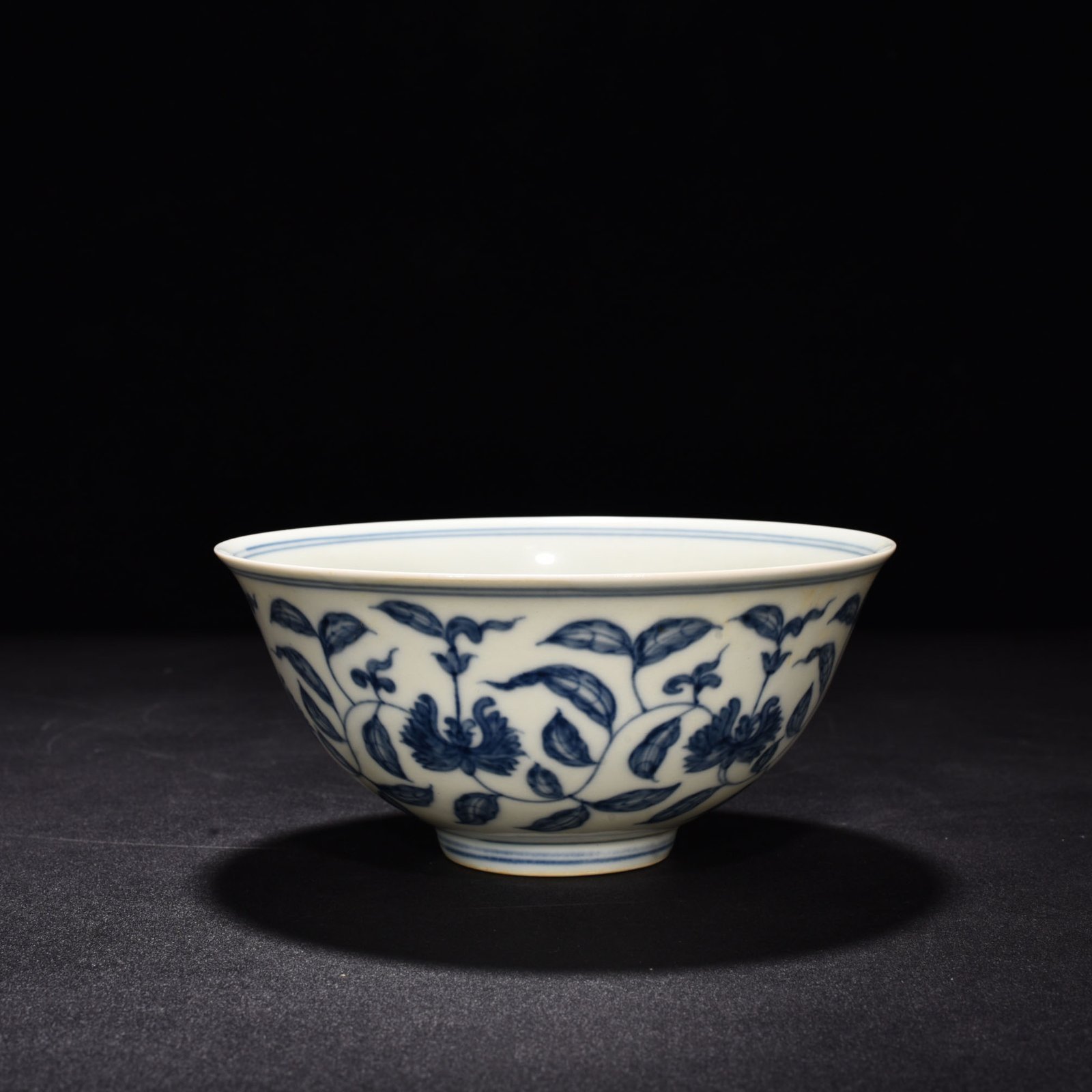 Ming Dynasty Chenghua blue and white palace-style bowl with florals