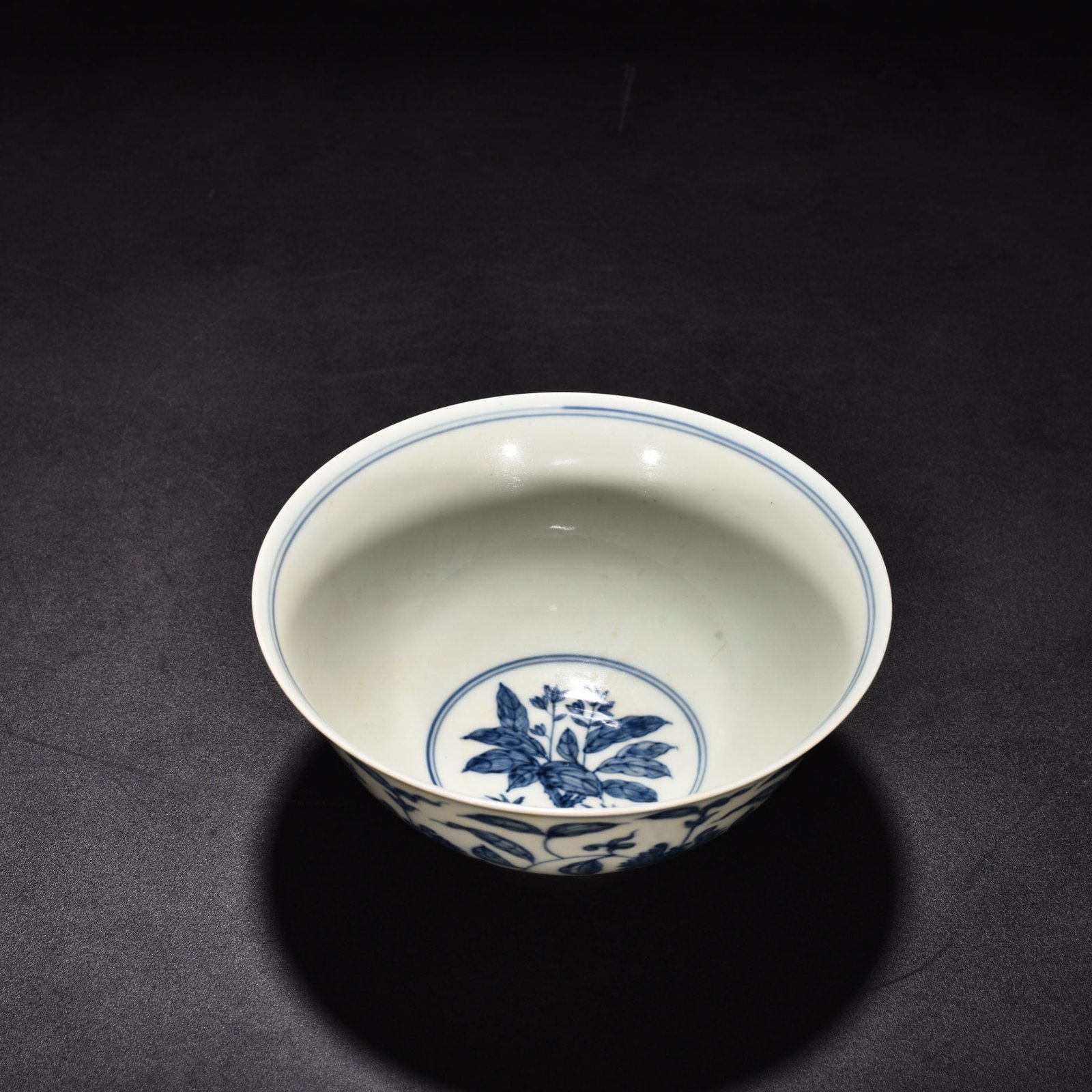 Ming Dynasty Chenghua blue and white palace-style bowl with florals