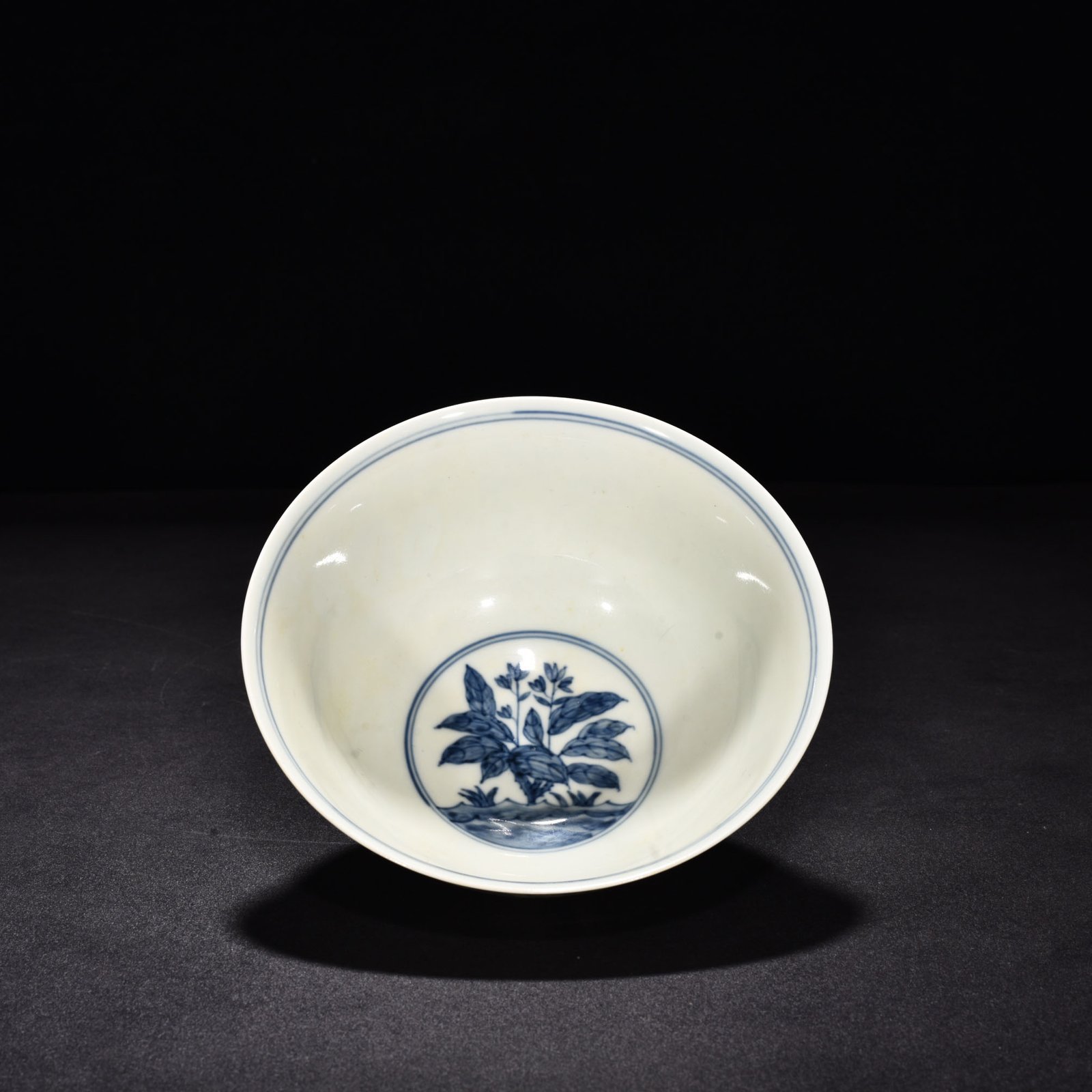 Ming Dynasty Chenghua blue and white palace-style bowl with florals