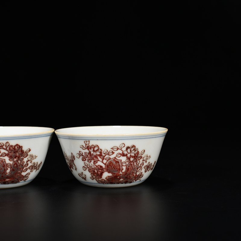 Ming Dynasty Chenghua blue and white underglaze red chicken cup