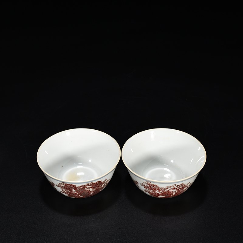 Ming Dynasty Chenghua blue and white underglaze red chicken cup
