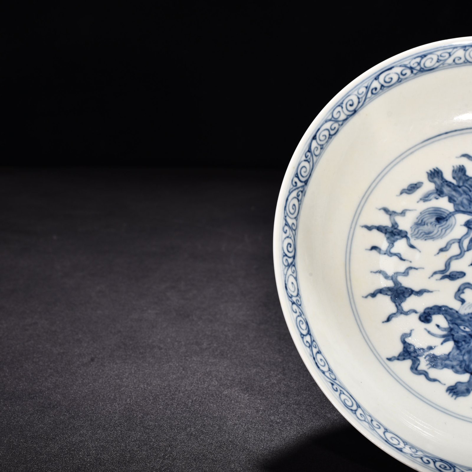 Ming Dynasty Chenghua blue and white flying elephant plate