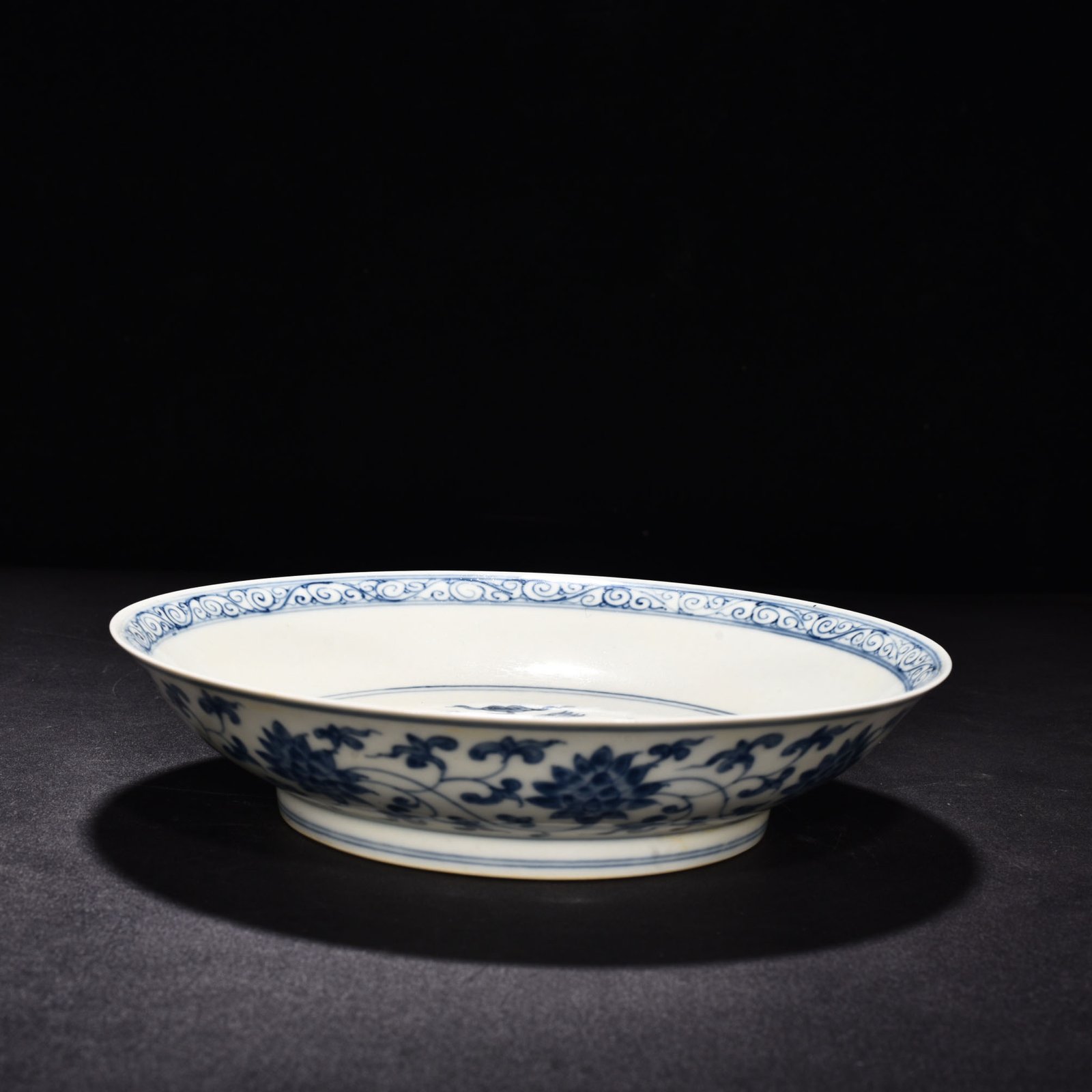 Ming Dynasty Chenghua blue and white flying elephant plate