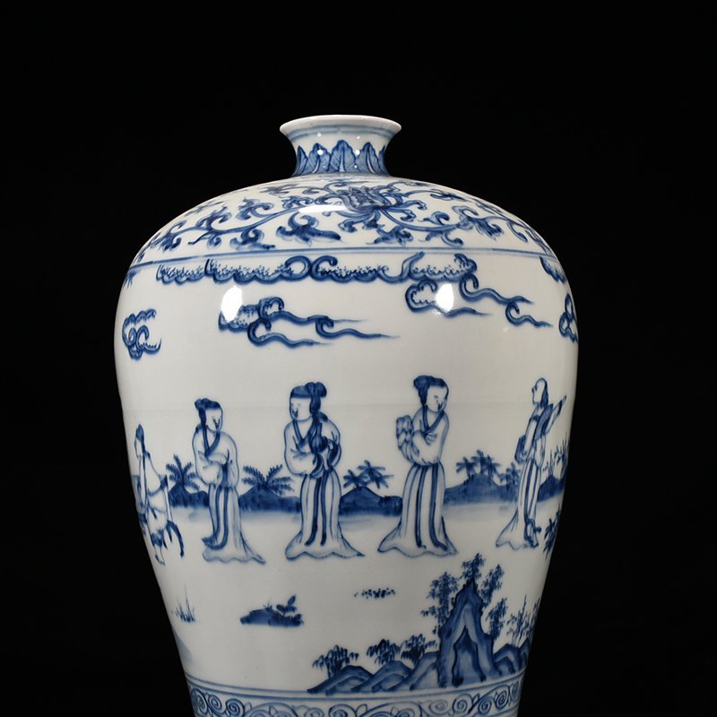 Ming Dynasty Chenghua blue and white Taoist figure plum vase