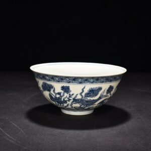 Ming Dynasty Chenghua blue and white fish and algae palace bowl