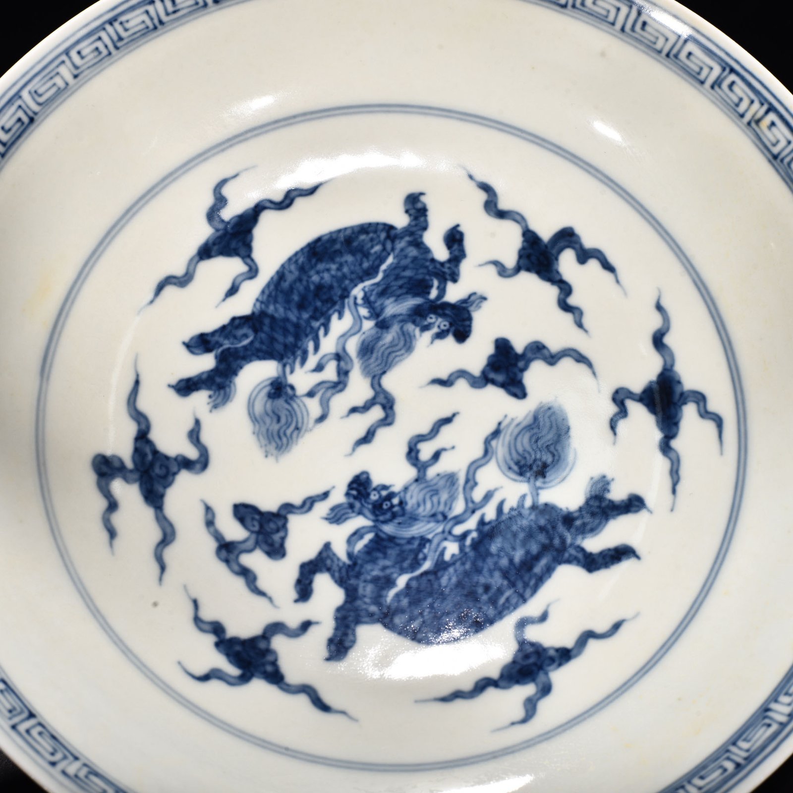 Ming Dynasty Chenghua blue and white unicorn plate