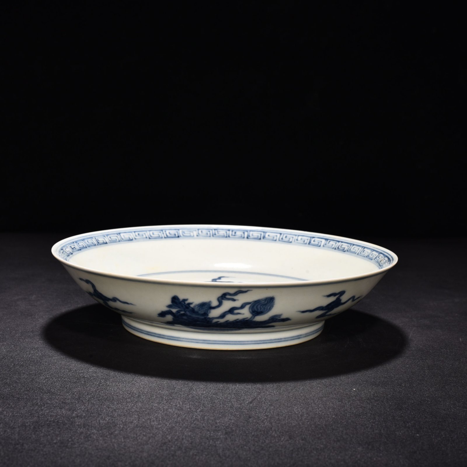 Ming Dynasty Chenghua blue and white unicorn plate
