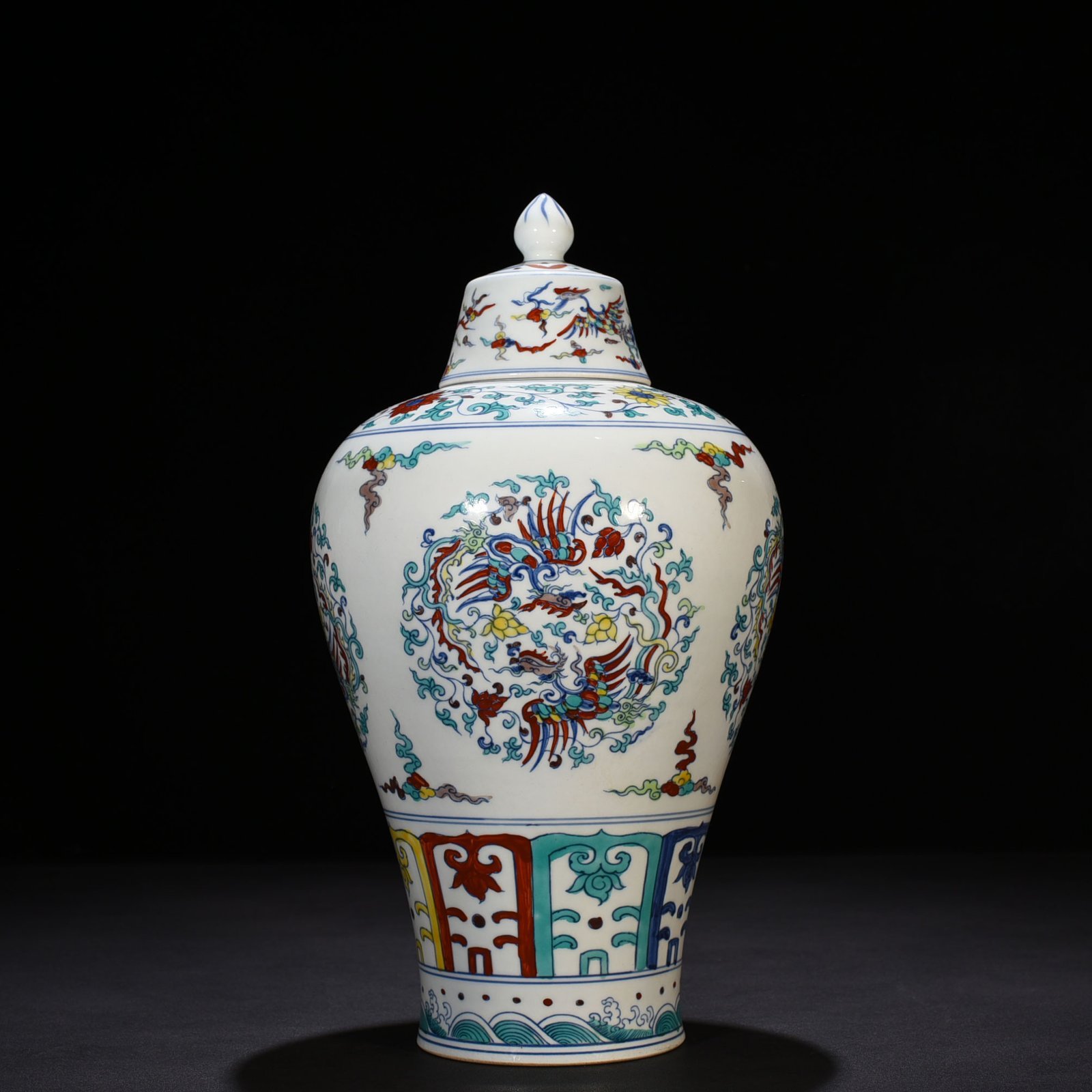 Ming Dynasty Chenghua group phoenix plum vase