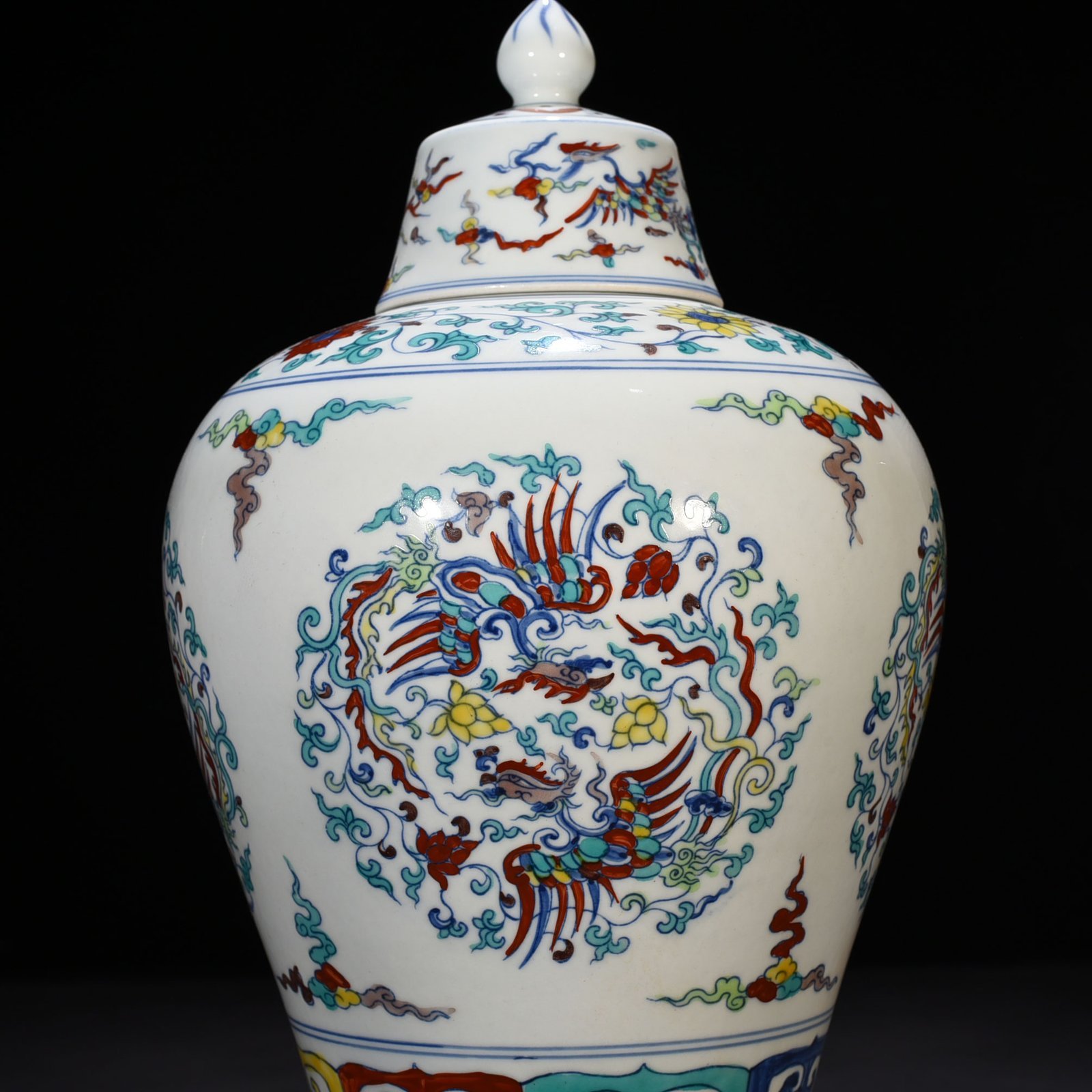 Ming Dynasty Chenghua group phoenix plum vase