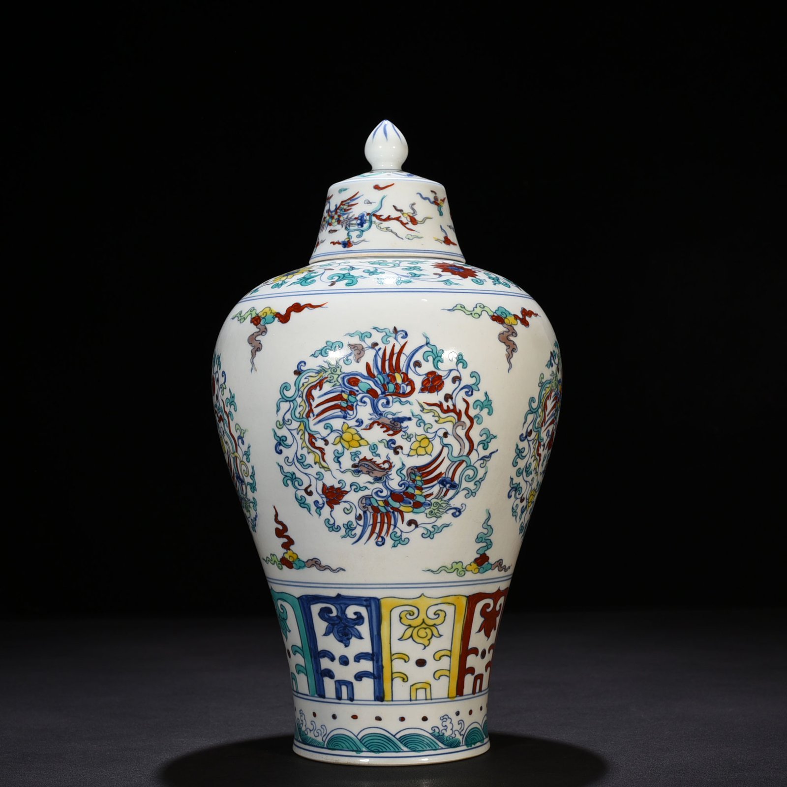 Ming Dynasty Chenghua group phoenix plum vase