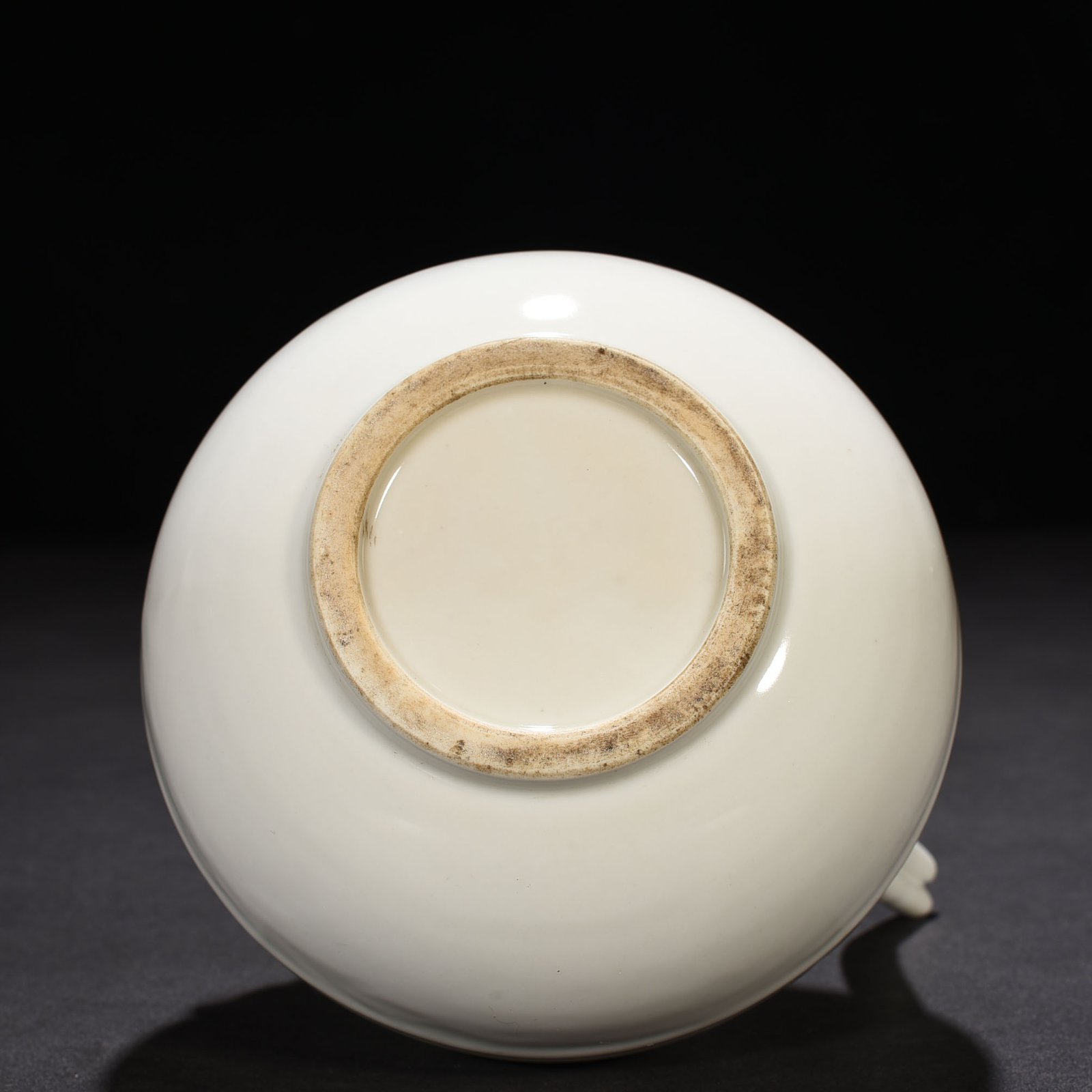 Ming Dynasty Yongle inner palace style sweet white glaze dragon army holding