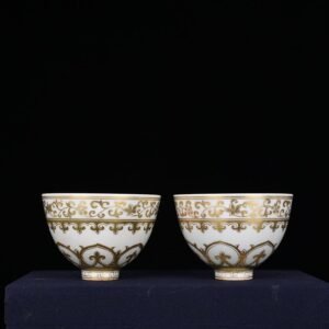 Ming Dynasty Yongle gold-painted chicken heart bowl with floral
