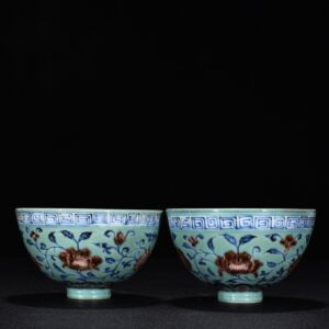Ming Dynasty Yongle coral green glazed blue and white underglaze red flower chicken heart cup