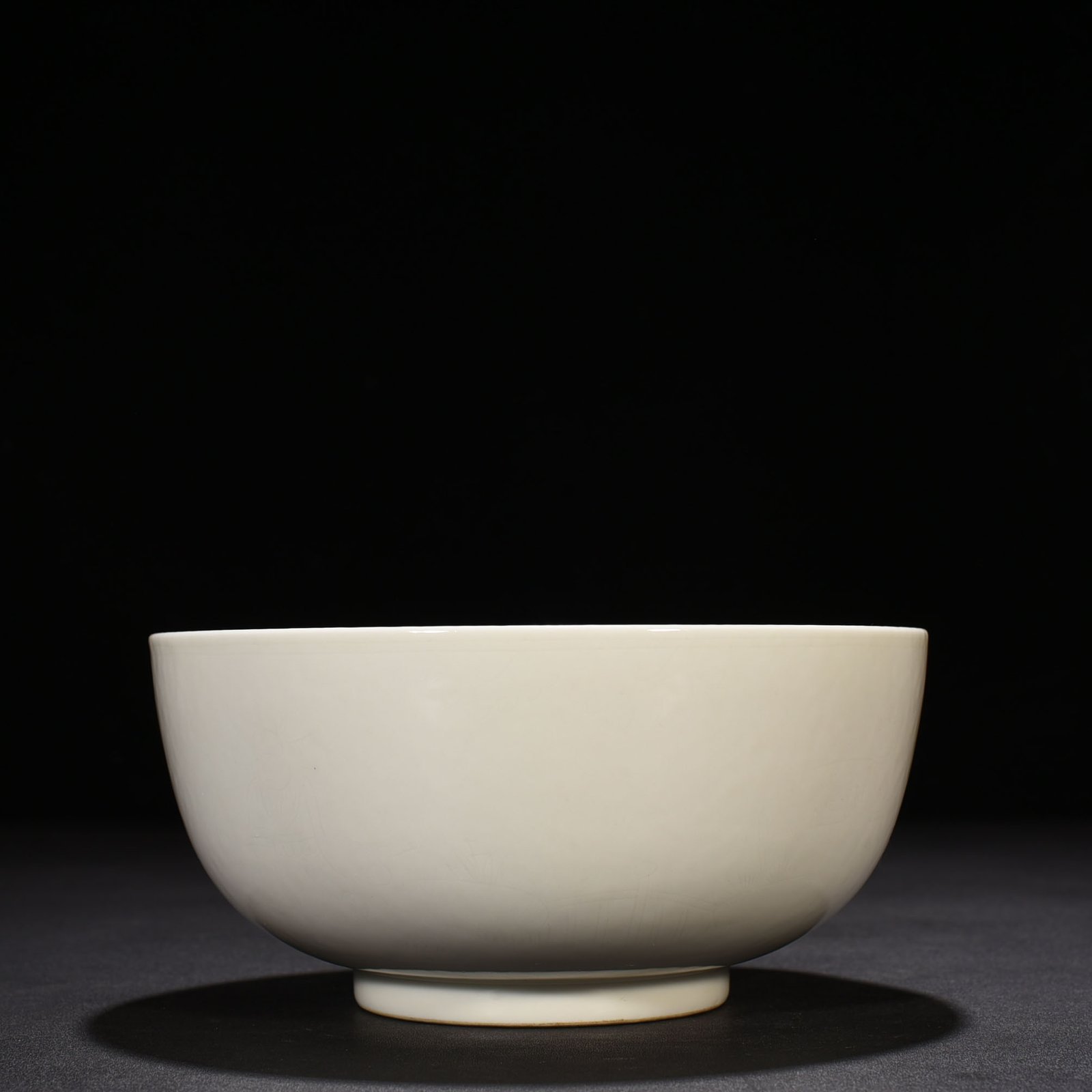 Ming Dynasty Yongle sweet white glaze Arhat bowl