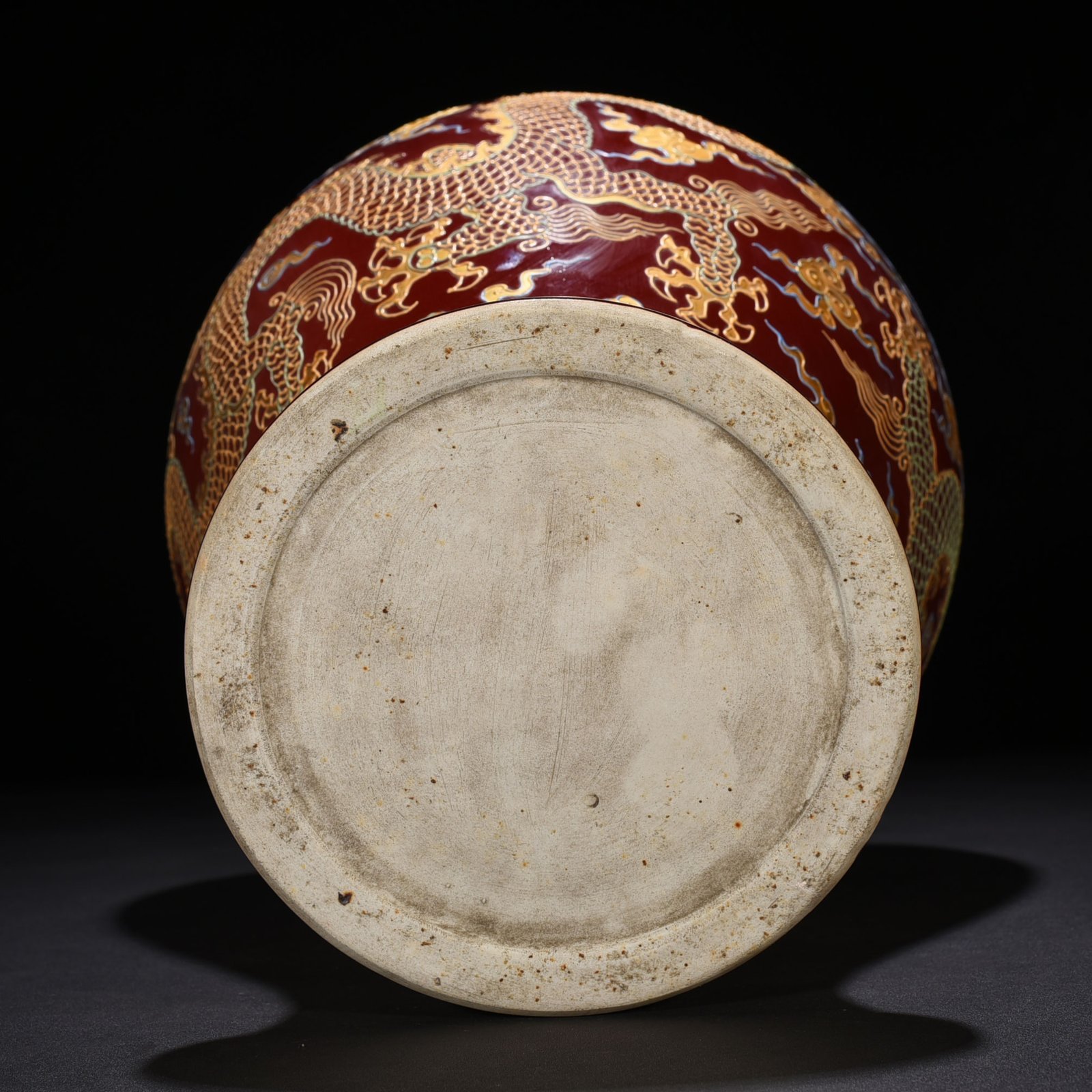 Ming Dynasty Yongle Festival red glaze powder gilt plum vase