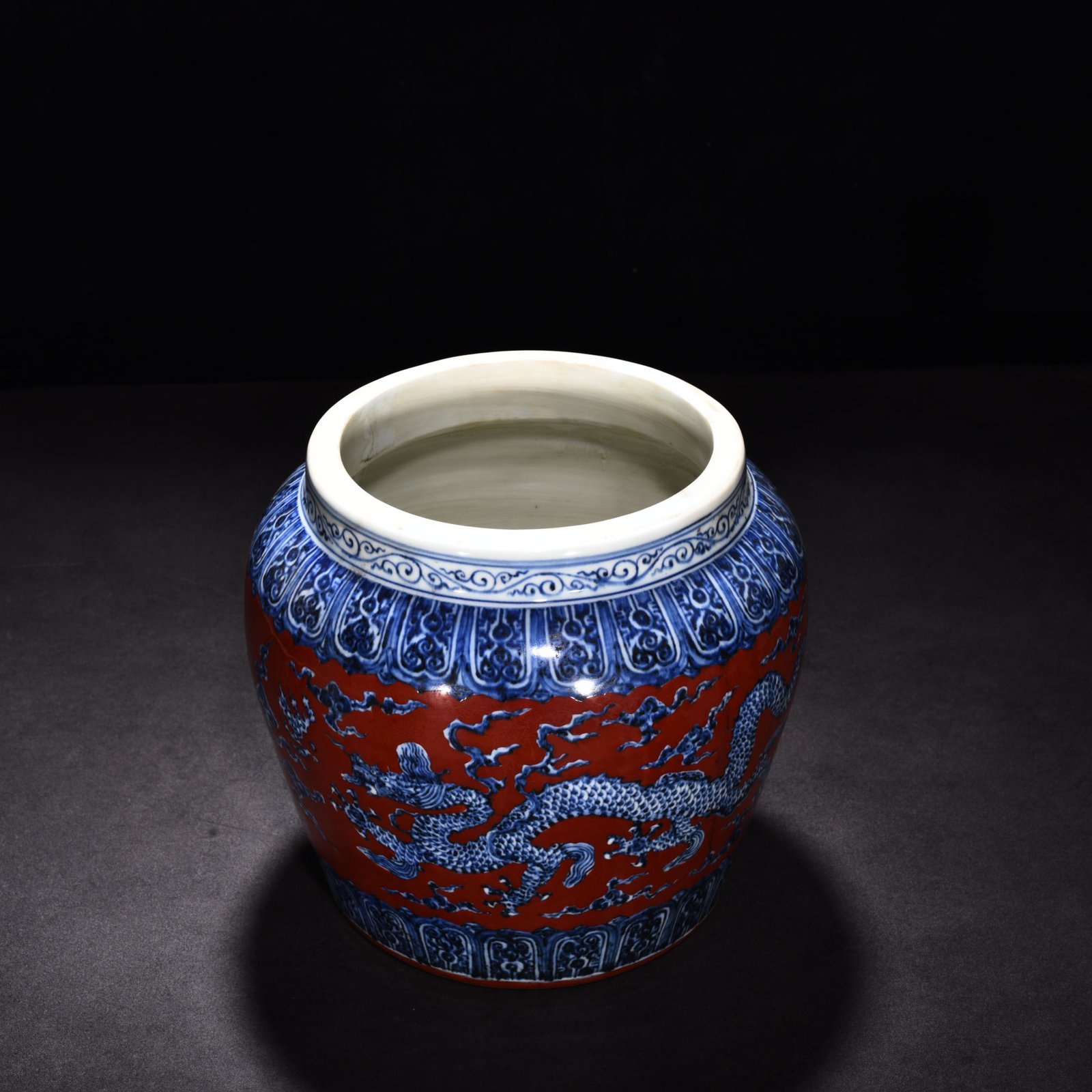 Ming Dynasty Yongle red ground blue and white cloud and dragon jar