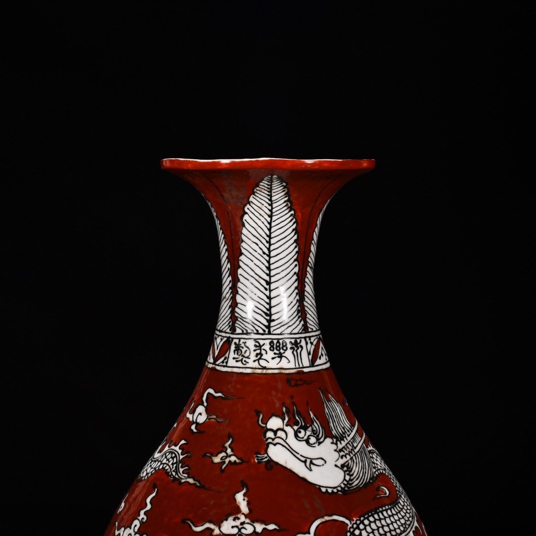 Ming Dynasty Yongle red glaze jade pot spring vase with cloud and dragon