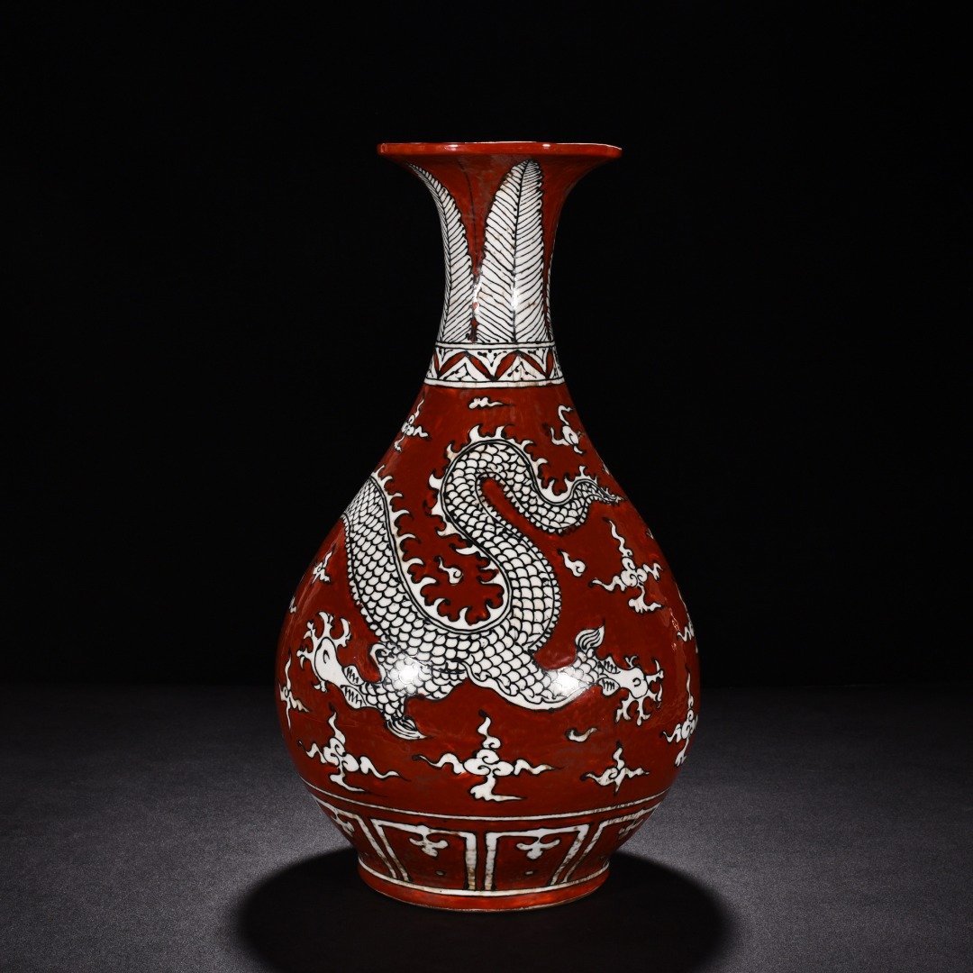 Ming Dynasty Yongle red glaze jade pot spring vase with cloud and dragon