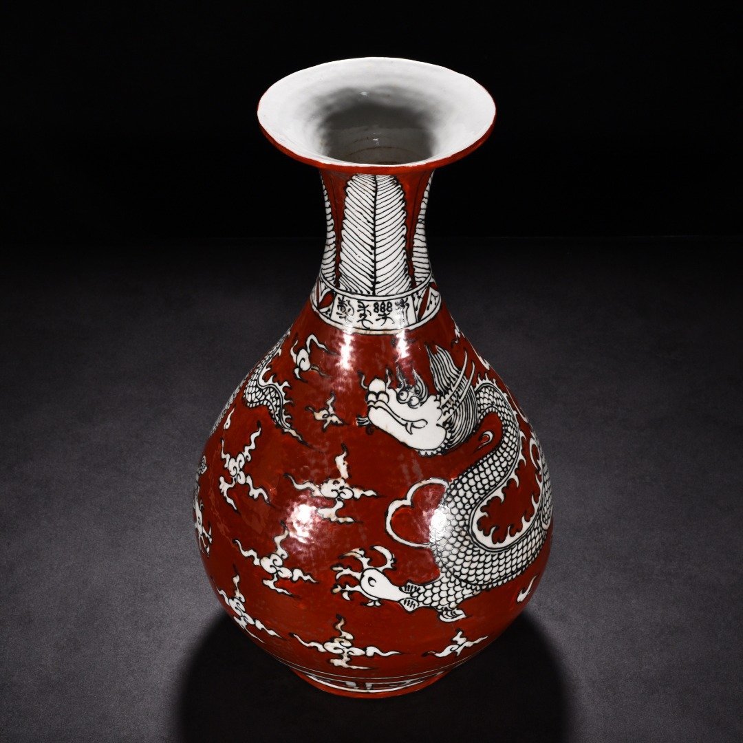Ming Dynasty Yongle red glaze jade pot spring vase with cloud and dragon