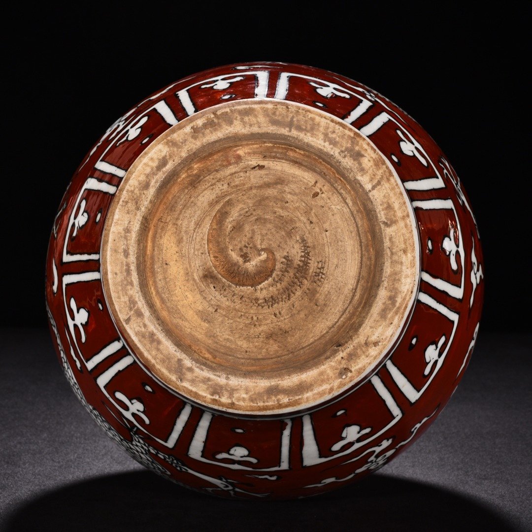 Ming Dynasty Yongle red-glazed gourd bottle with cloud and dragon