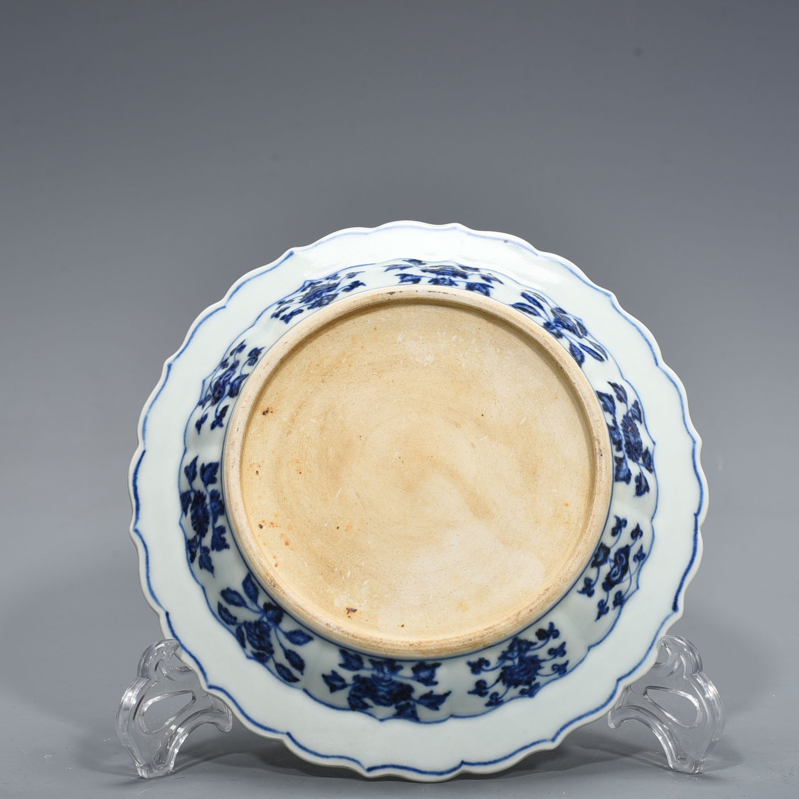 Ming Dynasty Yongle blue and white bouquet lotus rhombus edge folding plate
