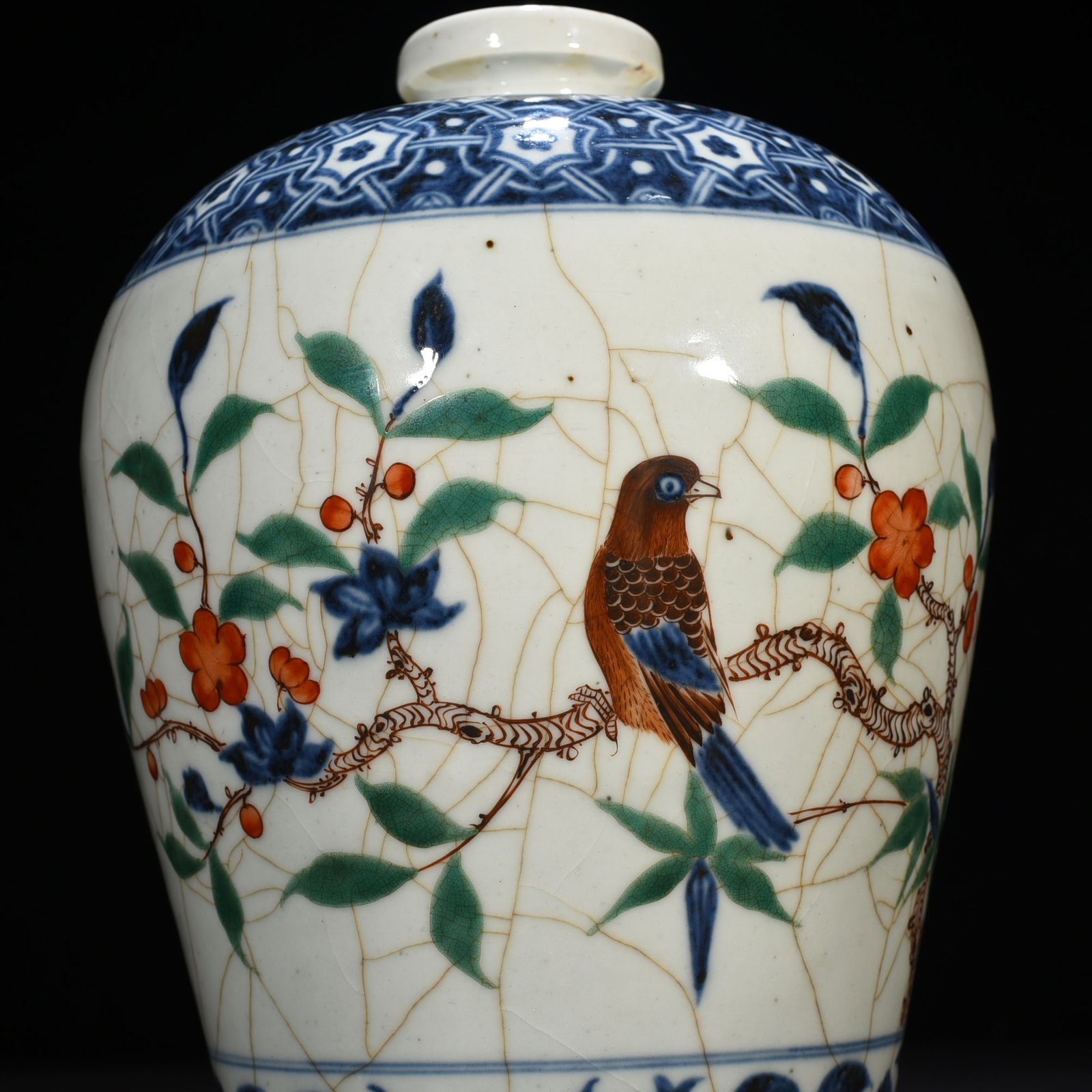 Ming Dynasty Yongle blue and white multi-colored plum vase with folded branches