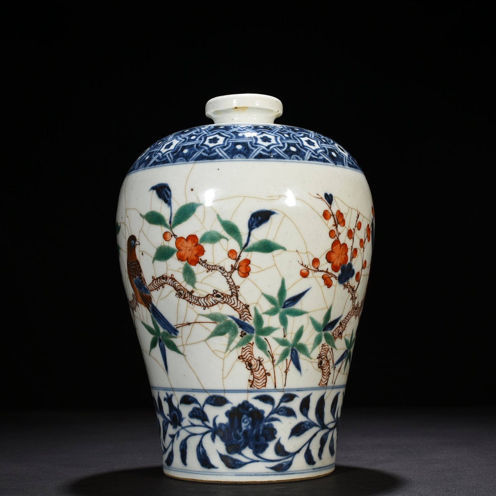 Ming Dynasty Yongle blue and white multi-colored plum vase with folded branches