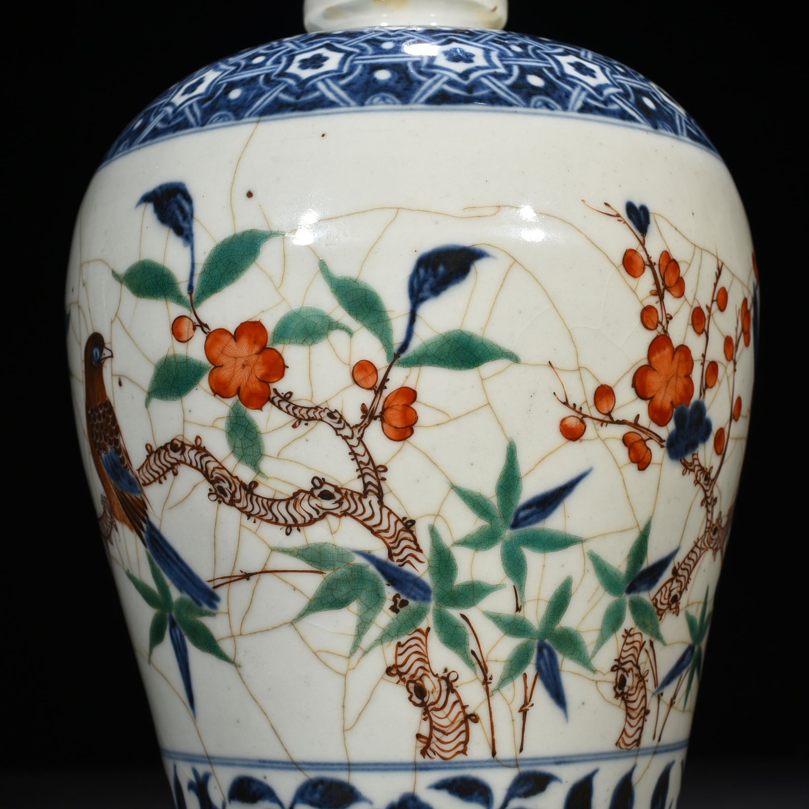 Ming Dynasty Yongle blue and white multi-colored plum vase with folded branches