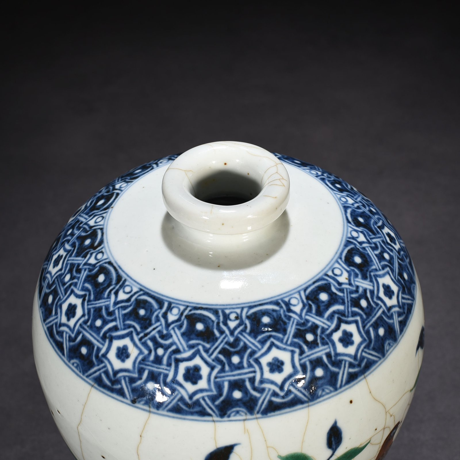 Ming Dynasty Yongle blue and white multi-colored plum vase with folded branches