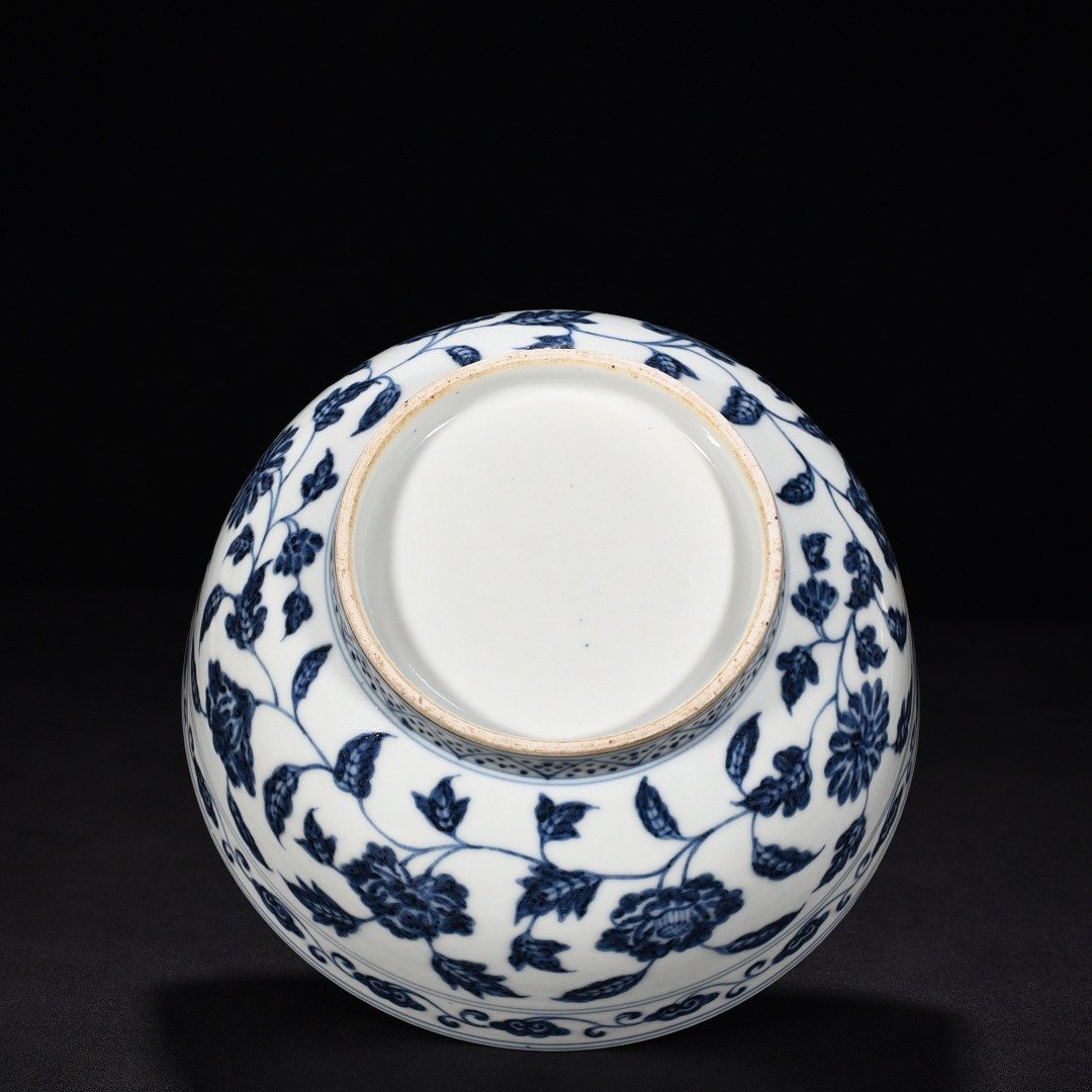 Ming Dynasty Yongle blue and white bowl with folded branches flowers and fruits