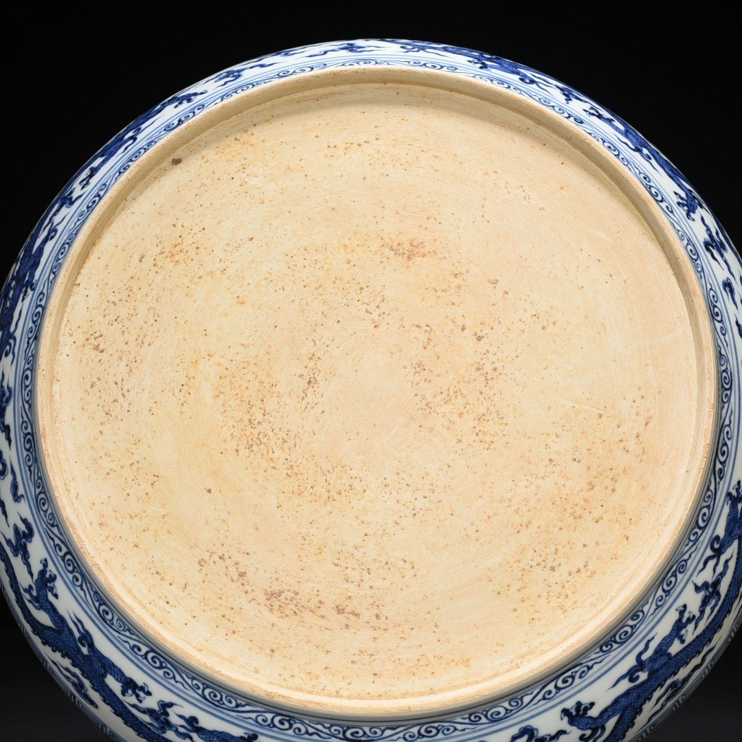 Ming Dynasty Yongle blue and white seawater cone arch five dragon dish