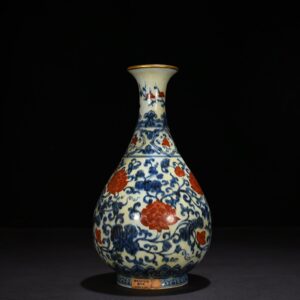 Ming Dynasty Yongle blue and white alum red jade pot with lotus
