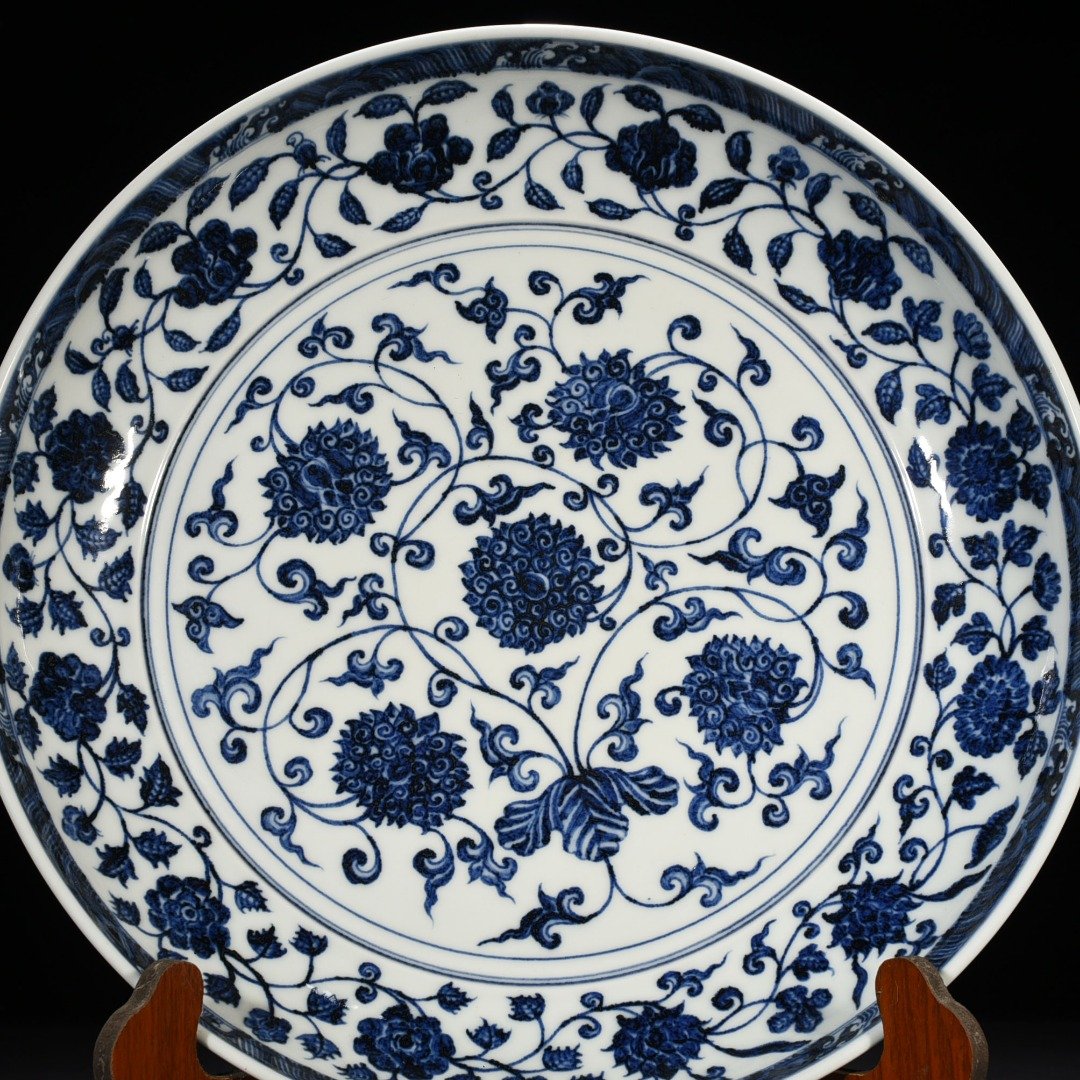 Ming Dynasty Yongle blue and white lotus dish