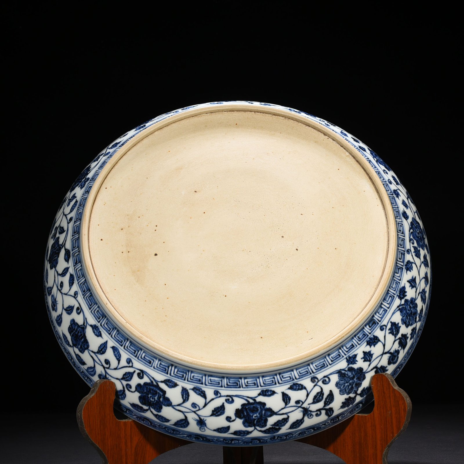 Ming Dynasty Yongle blue and white lotus dish