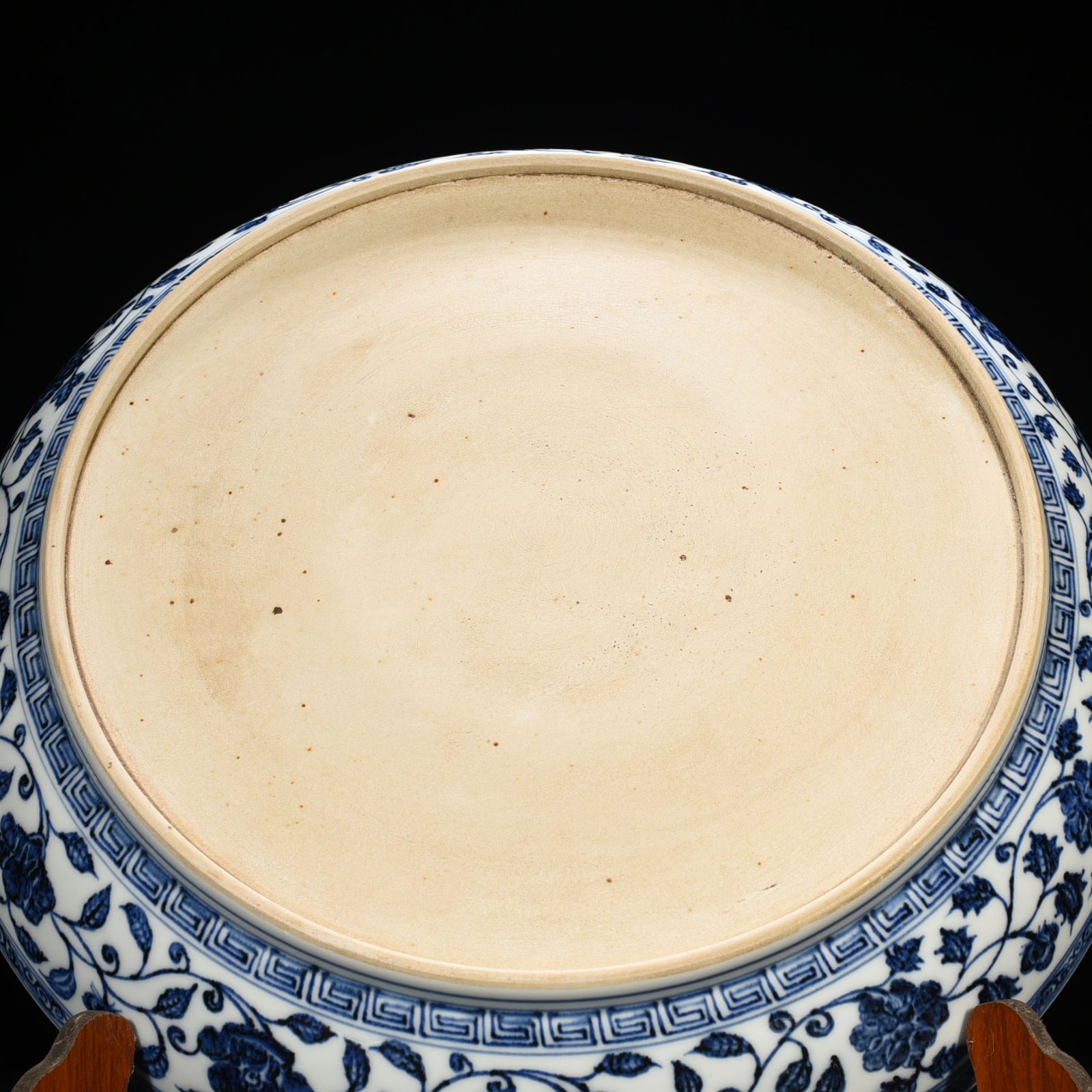 Ming Dynasty Yongle blue and white lotus dish