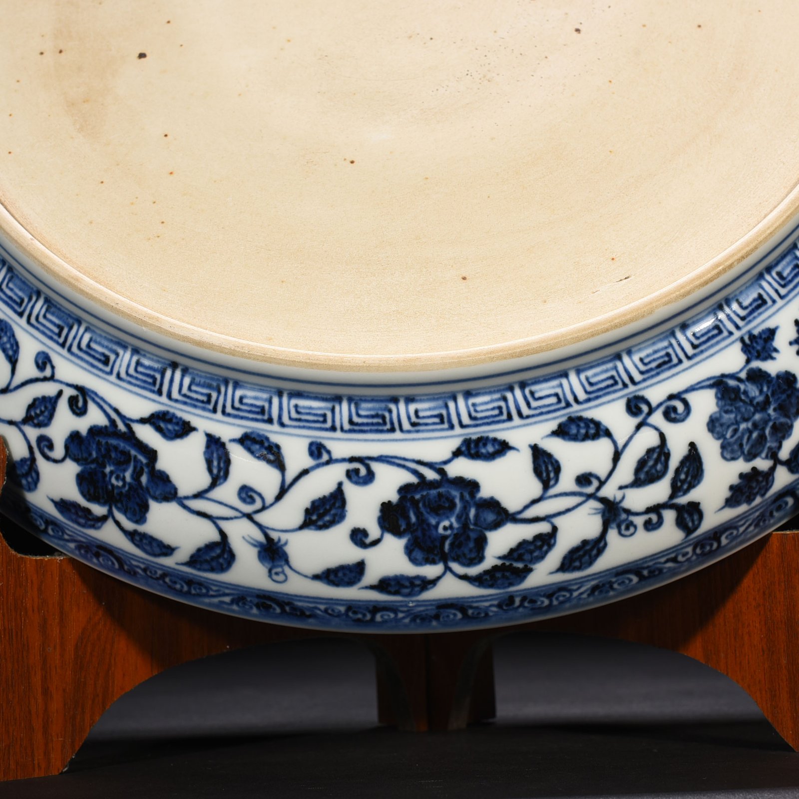 Ming Dynasty Yongle blue and white lotus dish